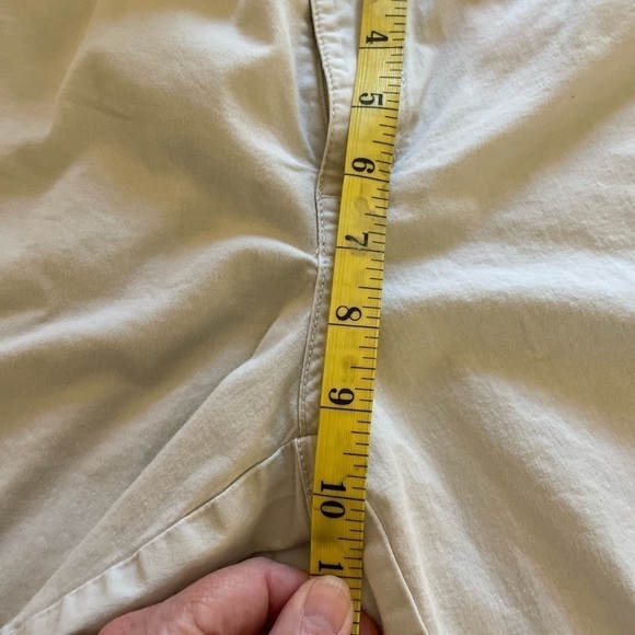 Dockers Ideal Bermuda light Khaki Size 10 w/stretch - Picture 6 of 7